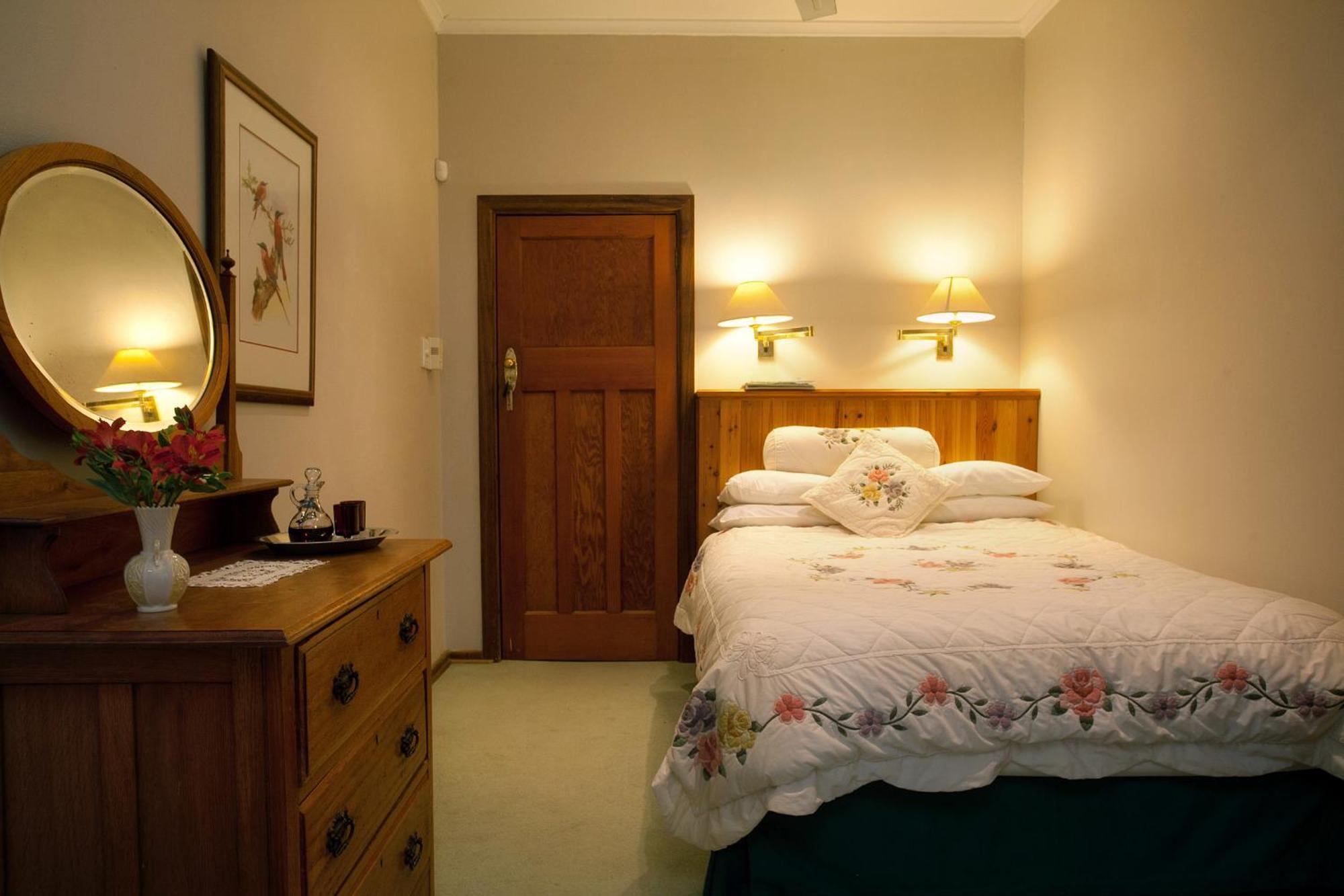 Sunland Lupus Den Country House B&B מראה חיצוני תמונה