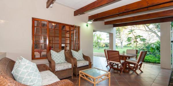 Sunland Lupus Den Country House B&B מראה חיצוני תמונה