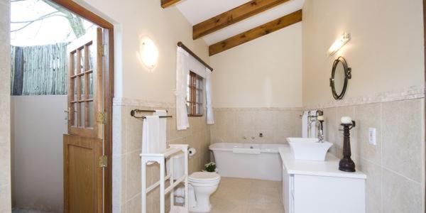 Sunland Lupus Den Country House B&B מראה חיצוני תמונה